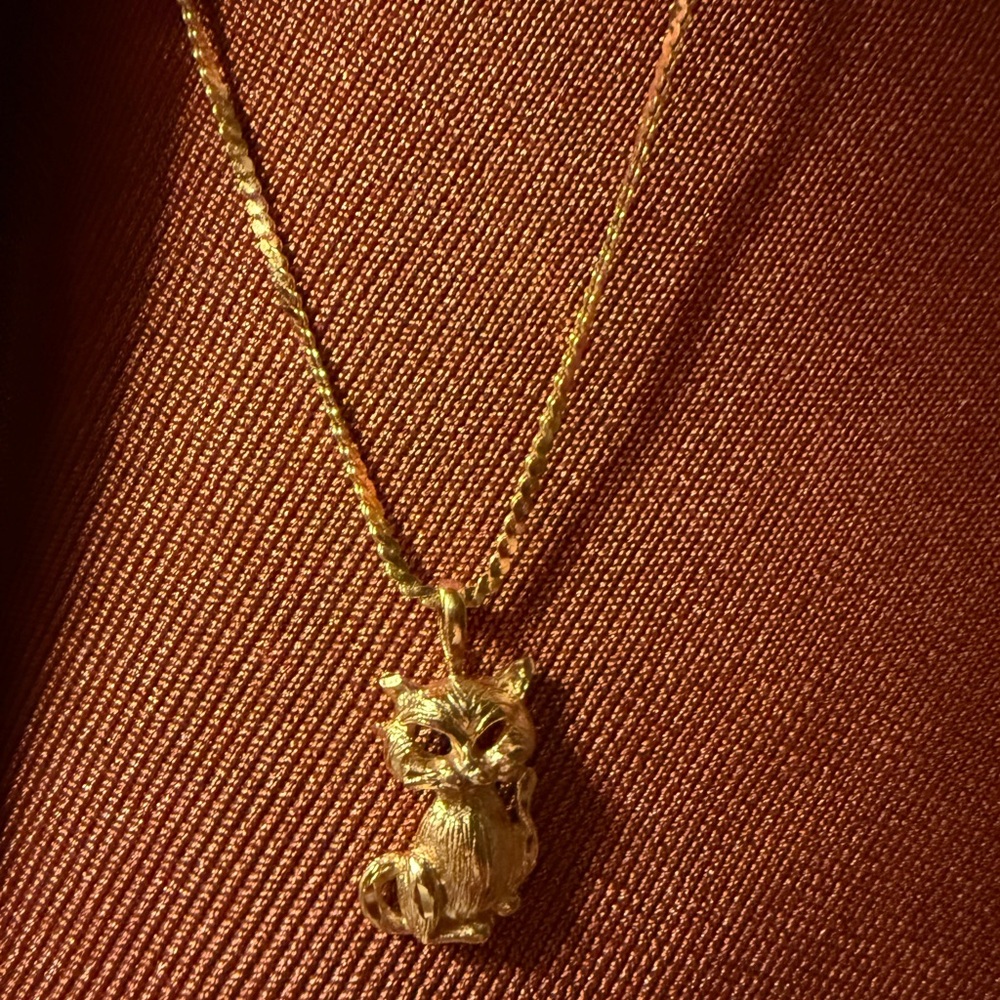 Vintage Gold Cat Pendant Necklace